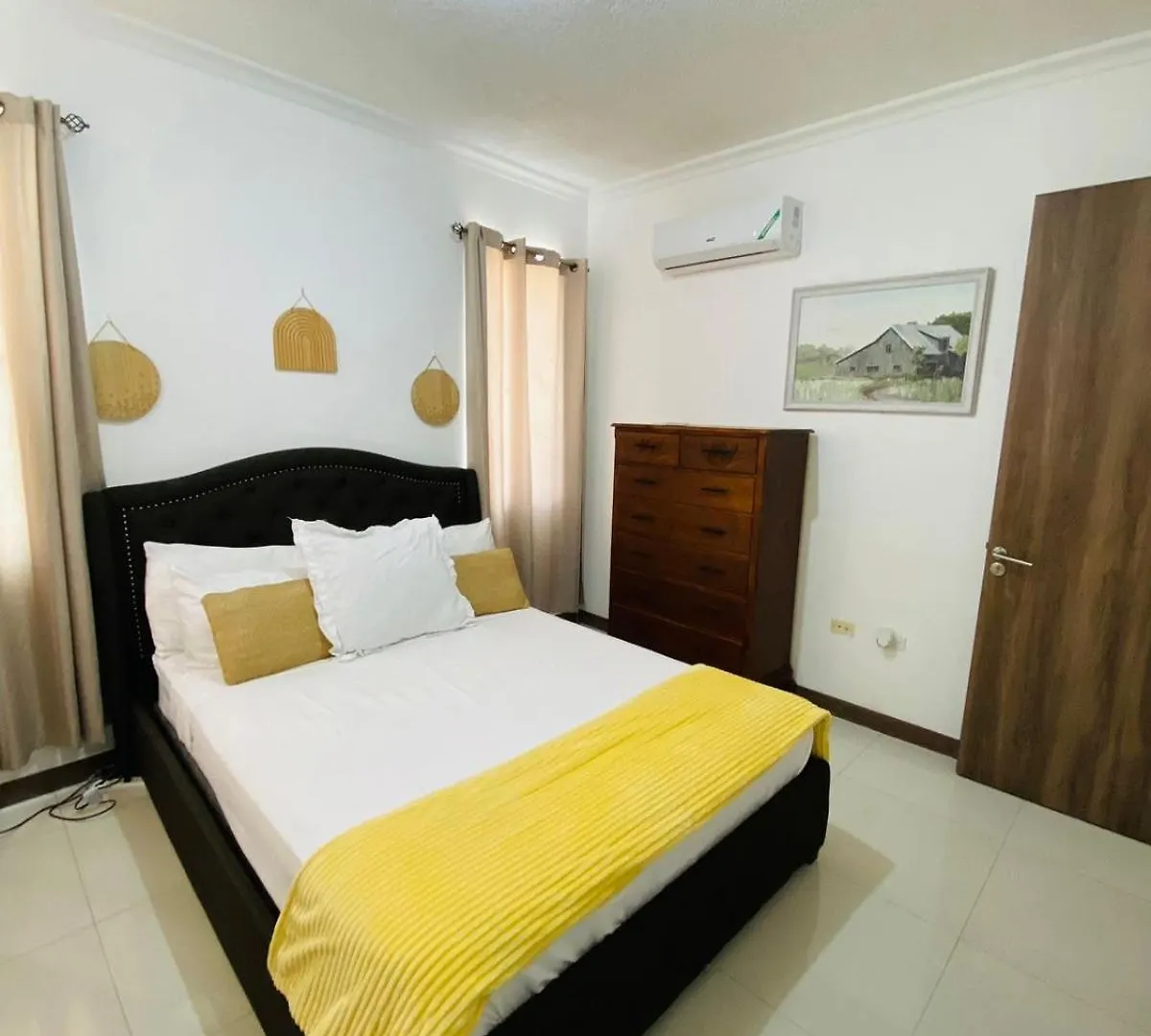 Daire Metcalfe Two Bedroom Suite Kingston